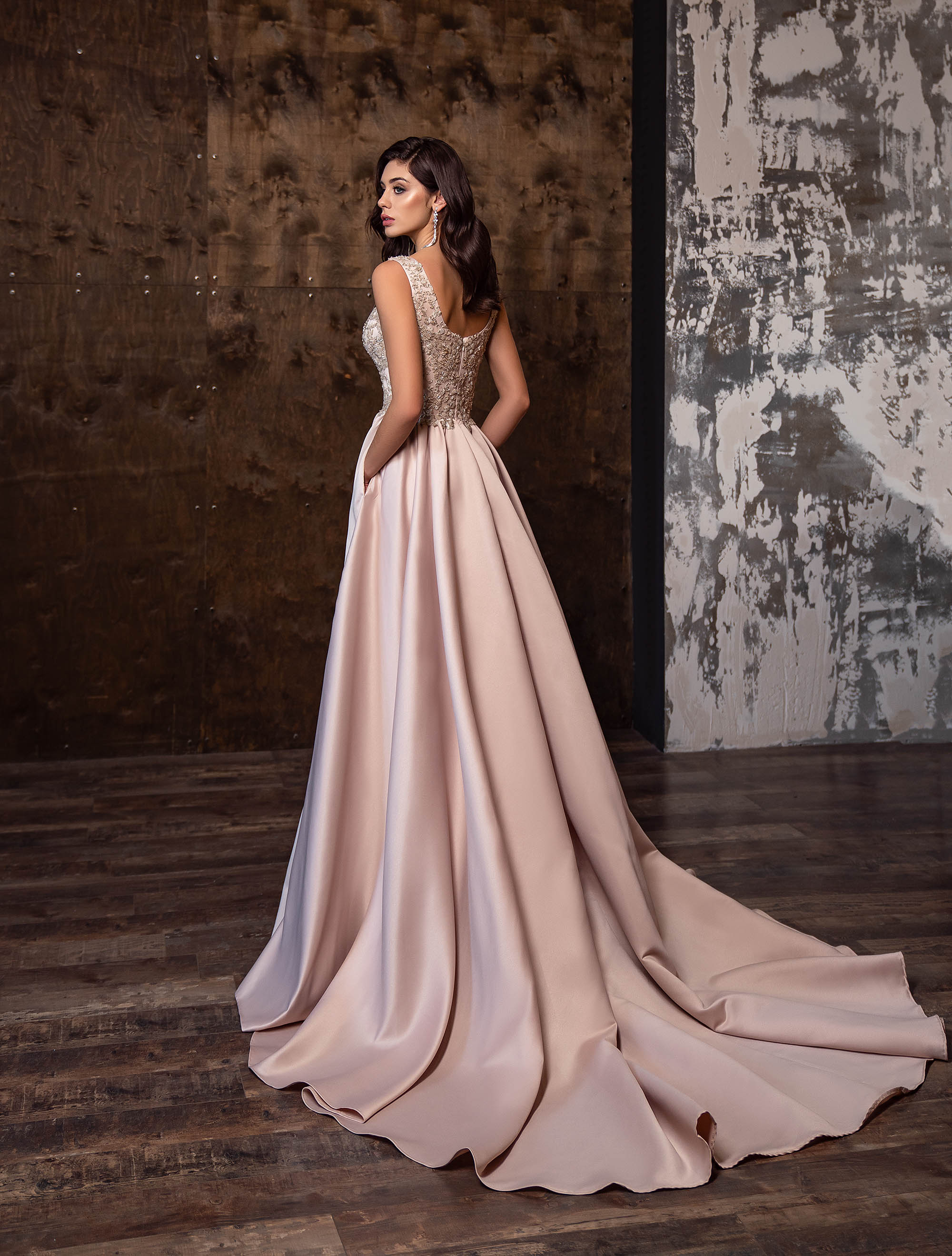 EVENING DRESSES V205