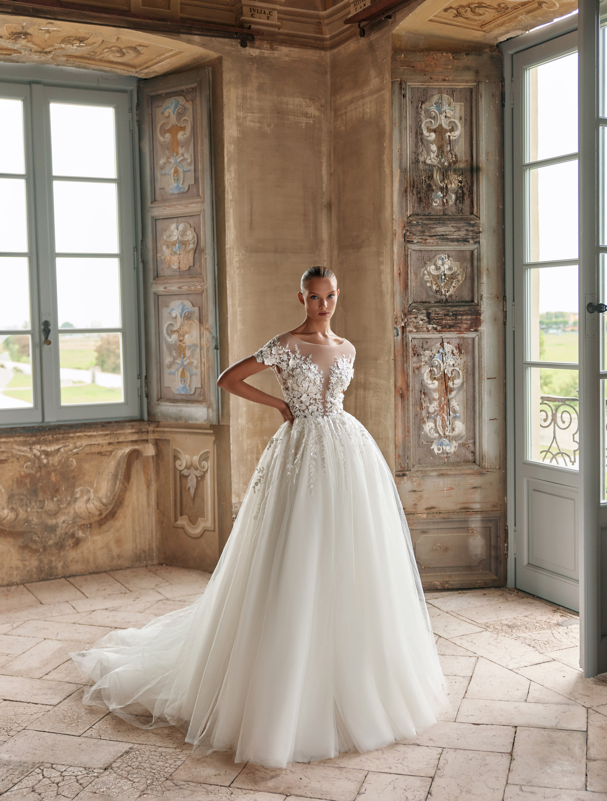 Wedding dress IVJ2024-074