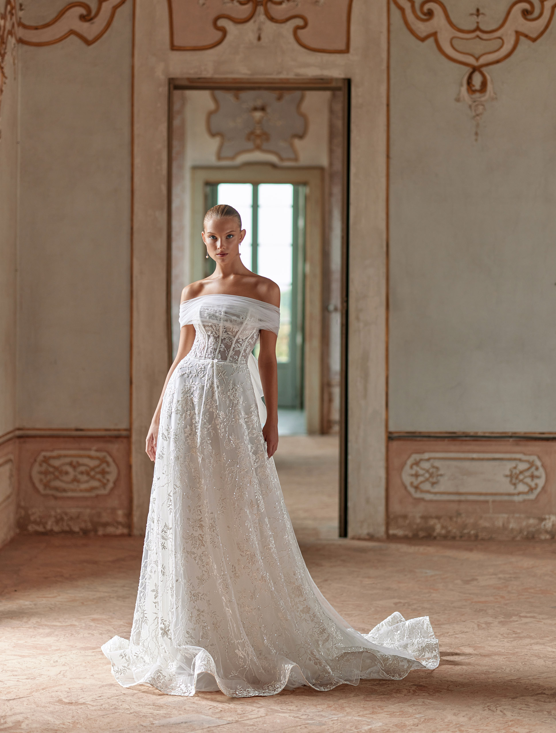 Wedding dress IVJ2024-076