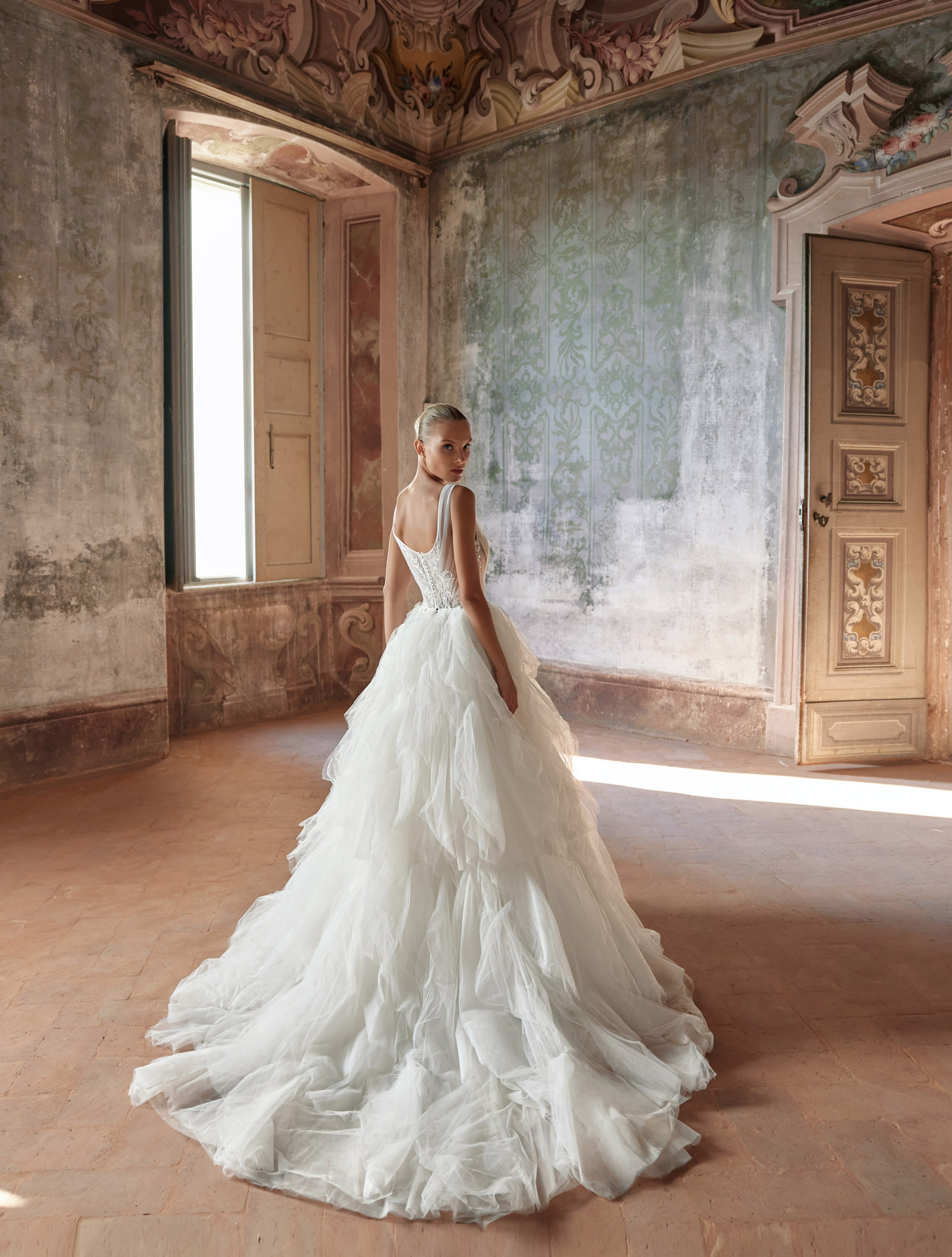 Wedding dress IVJ2024-077