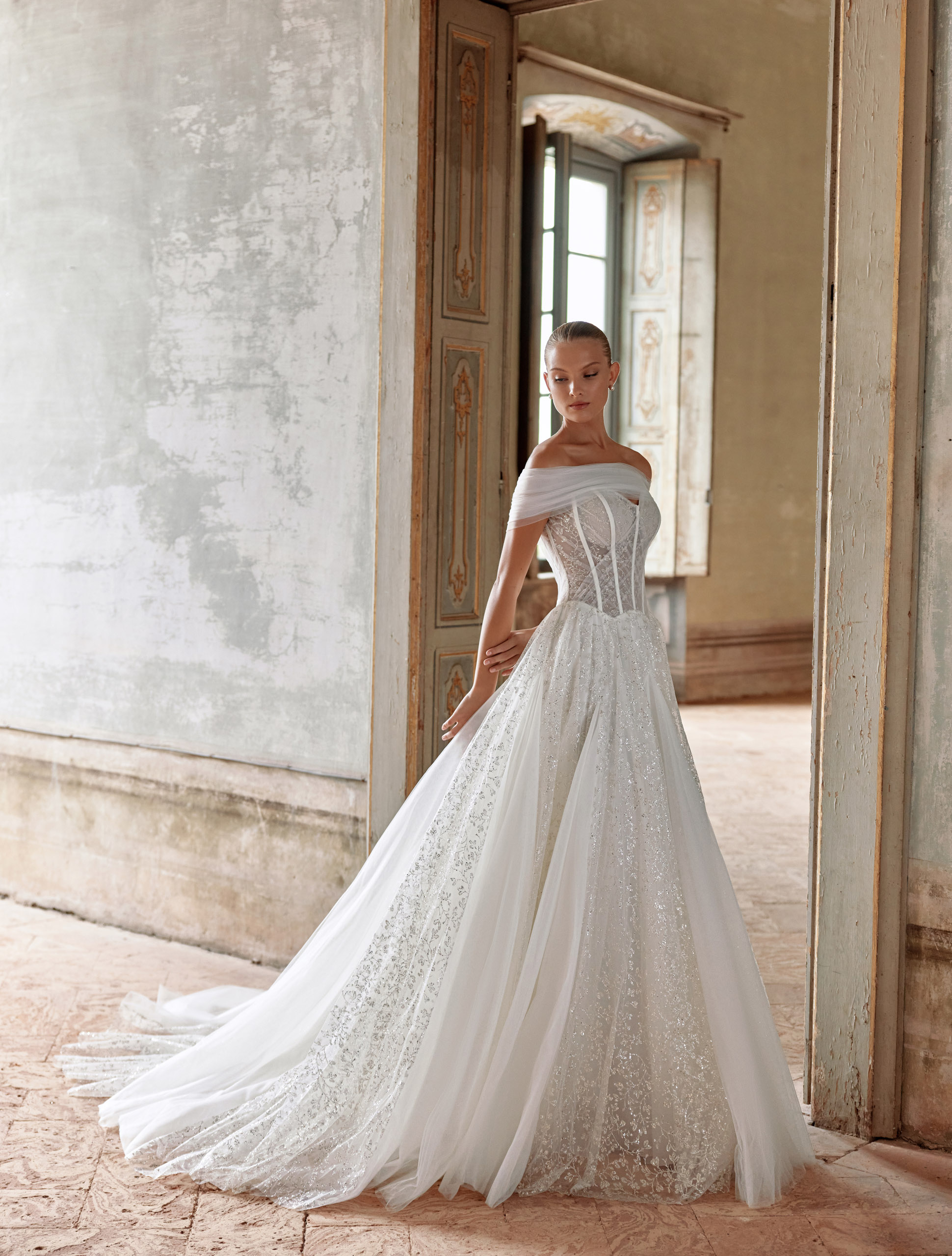 Wedding dress IVJ2024-079