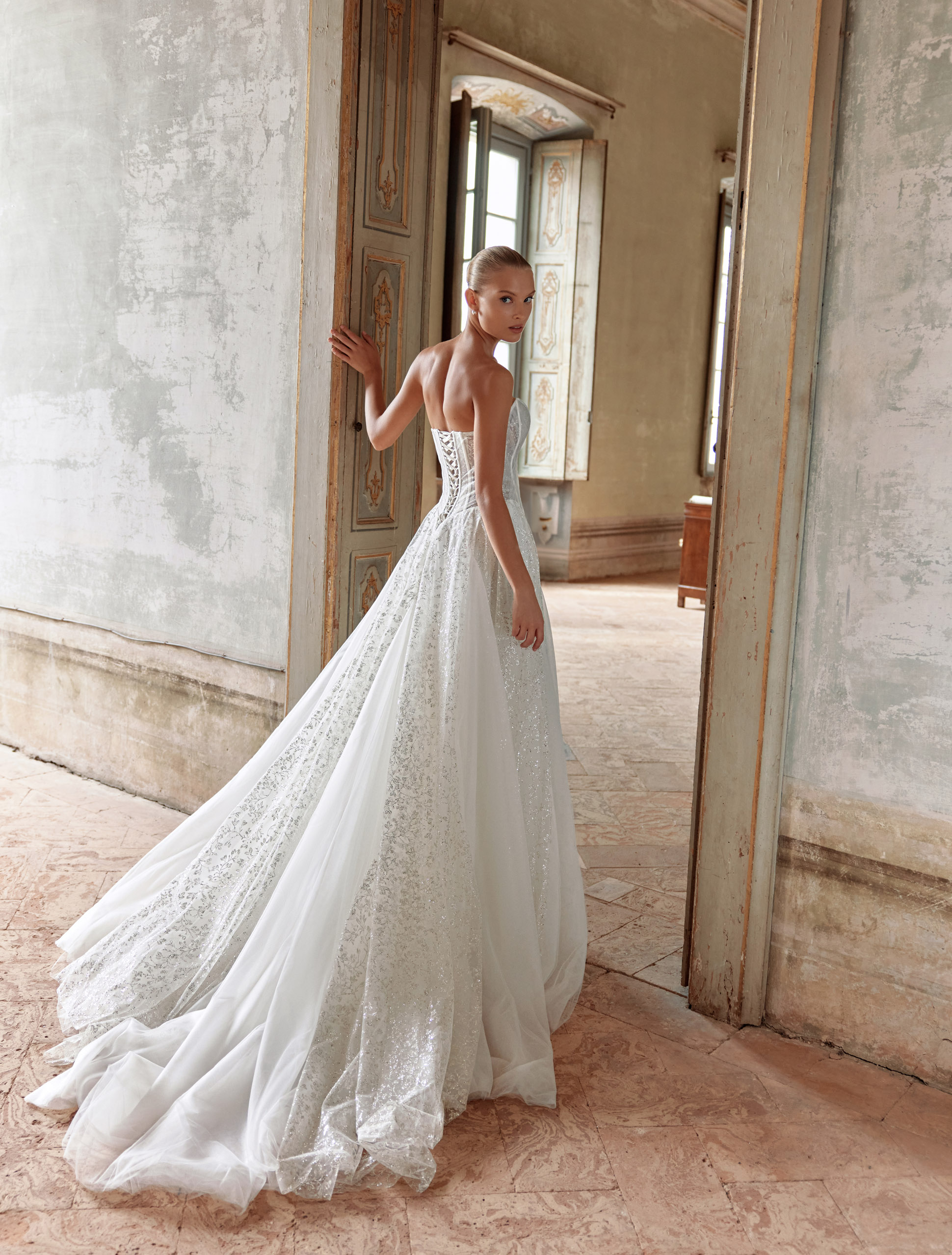 Wedding dress IVJ2024-079