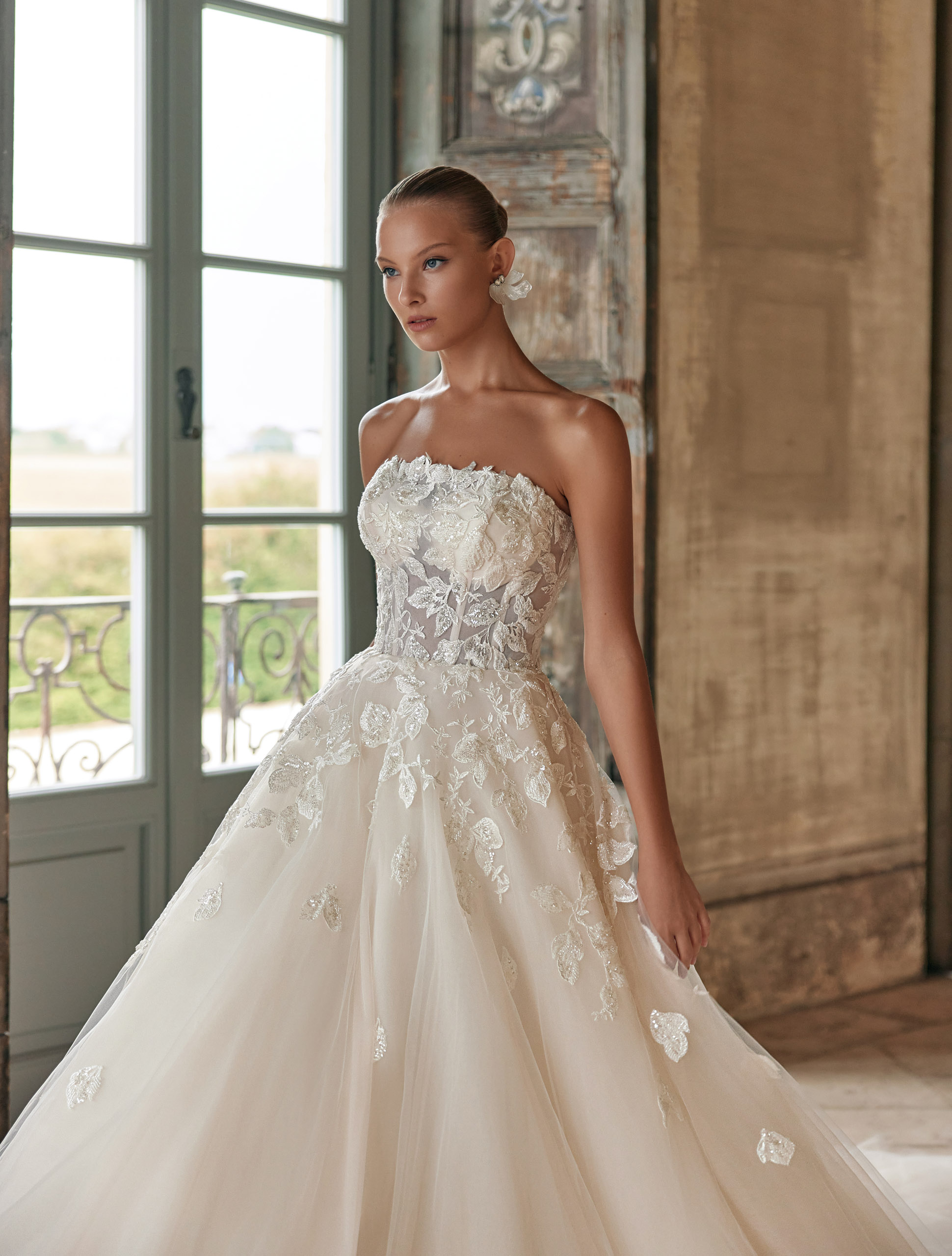 Wedding dress IVJ2024-080