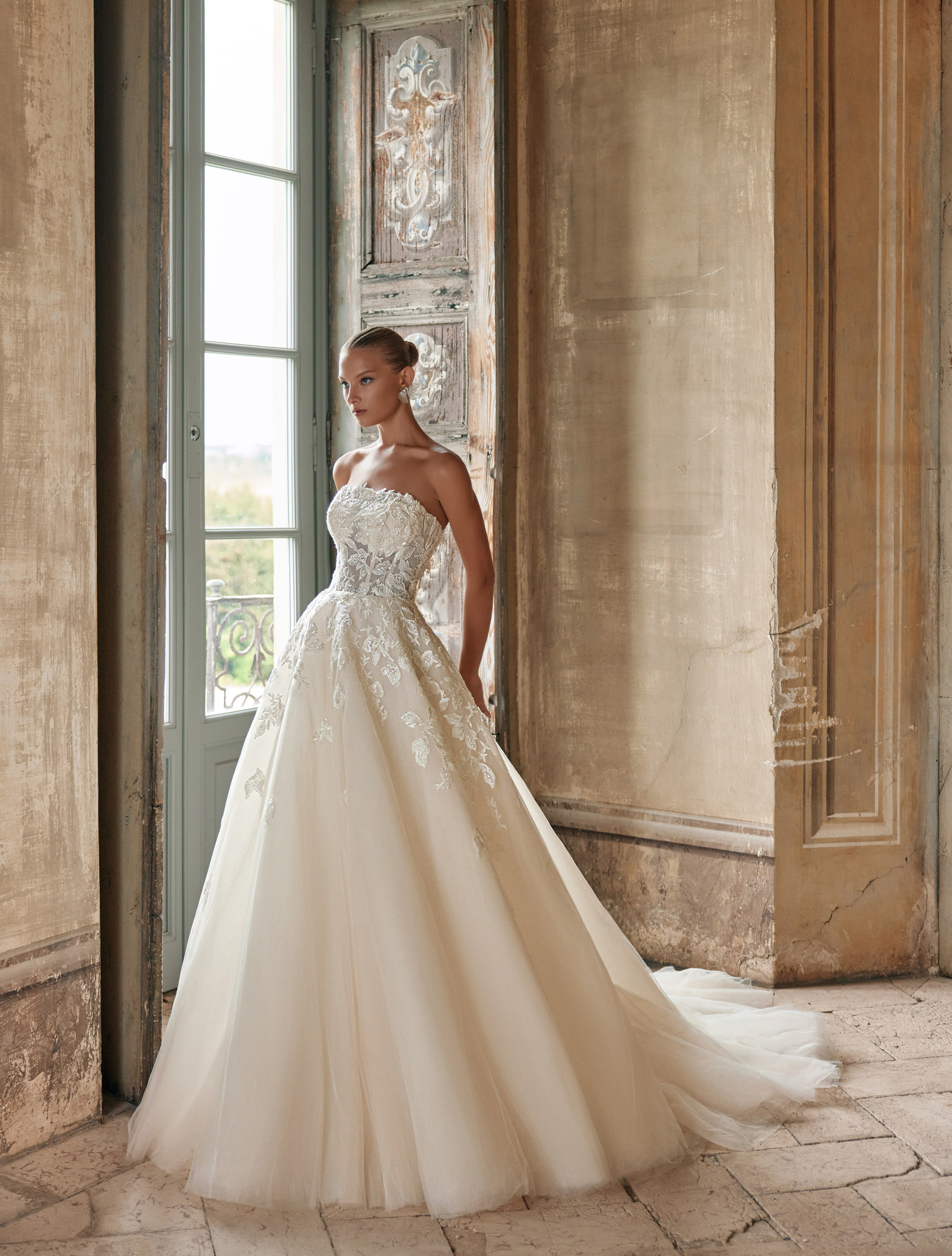 Wedding dress IVJ2024-080