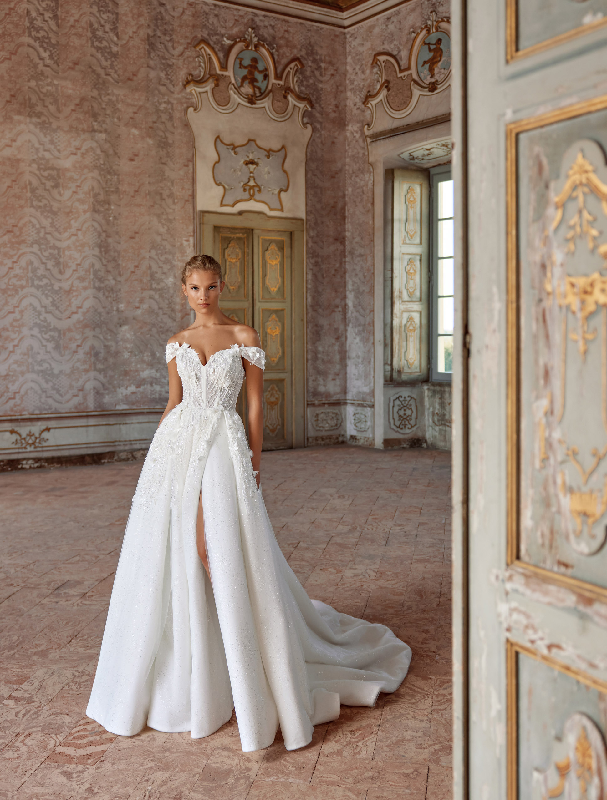 Wedding dress IVJ2024-083