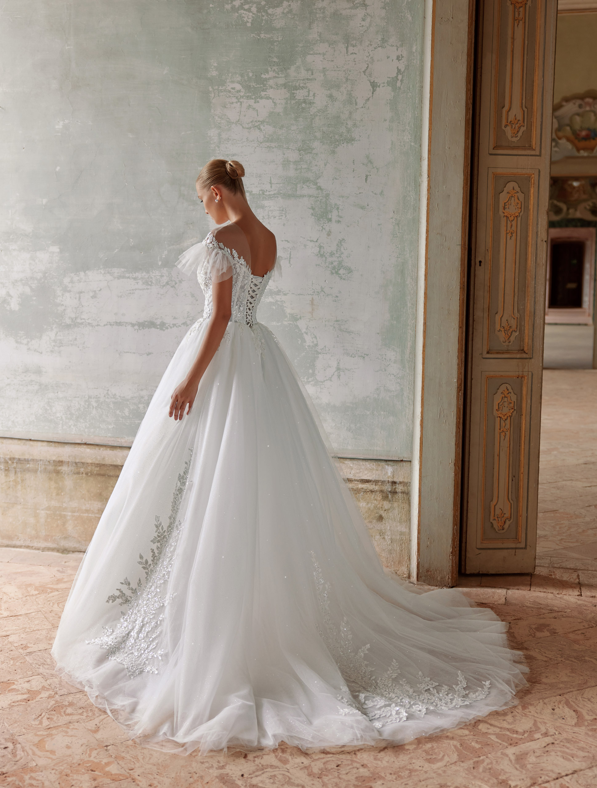 Wedding dress IVJ2024-092