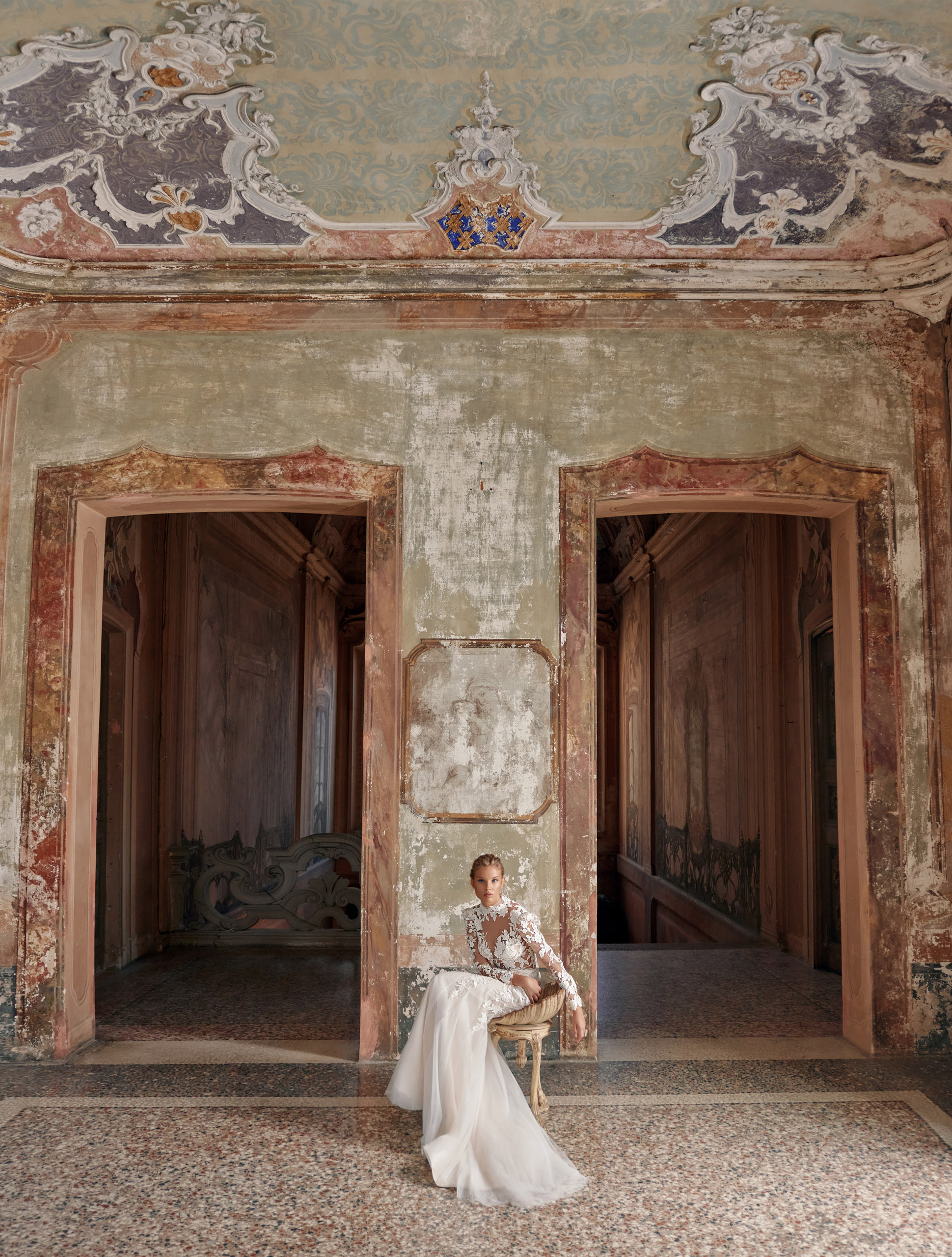 Wedding dress IVJ2024-093