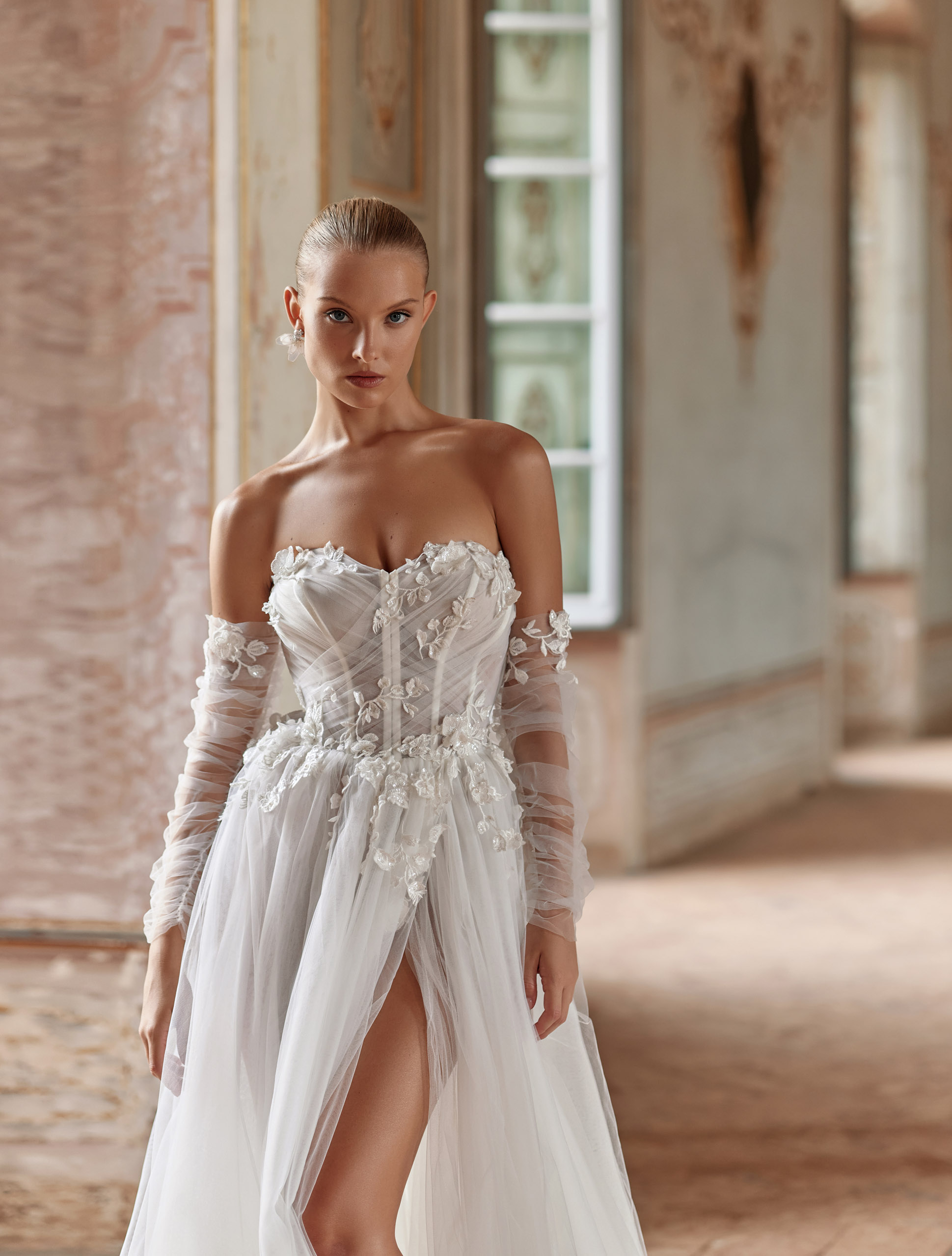 Wedding dress IVJ2024-094