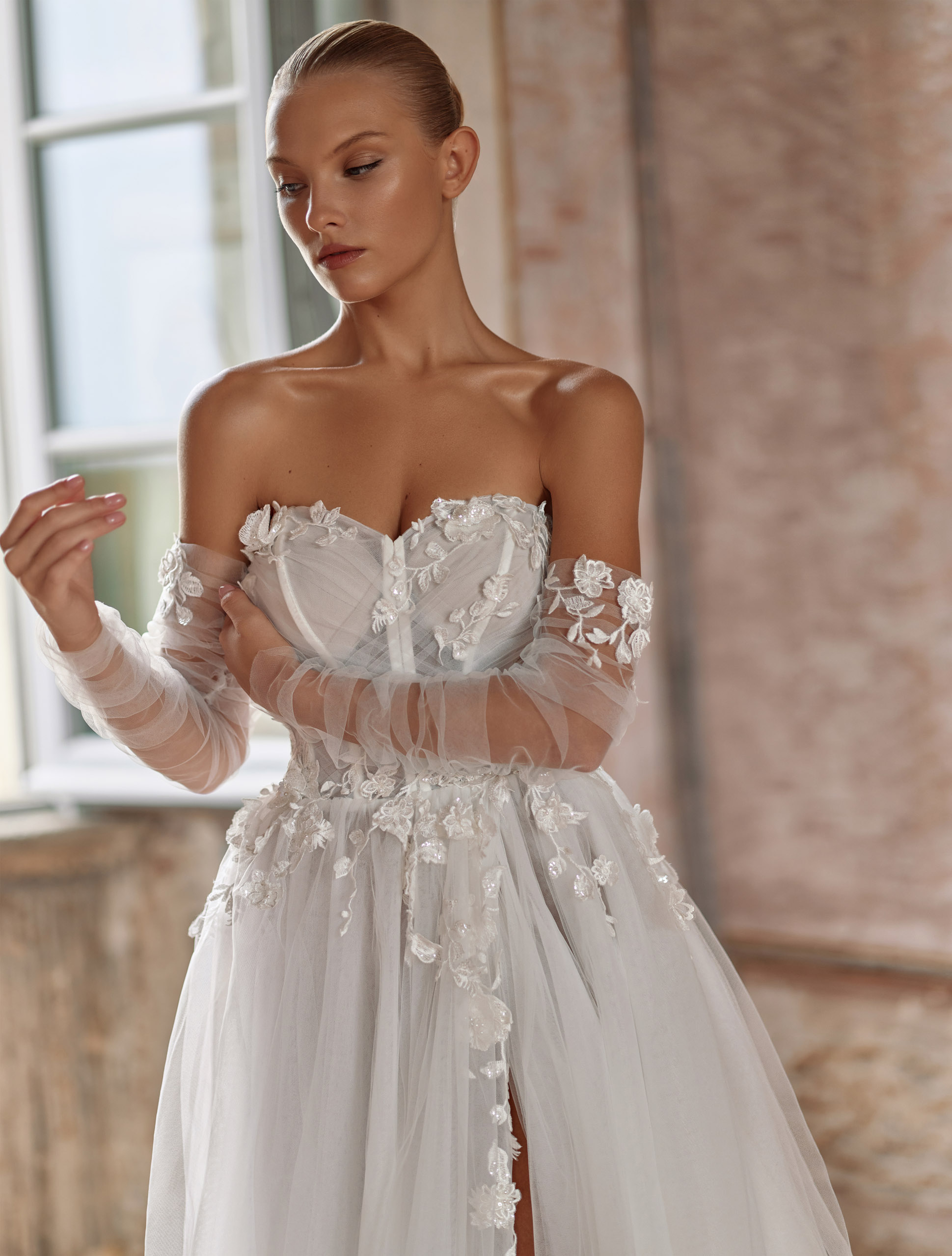 Wedding dress IVJ2024-094