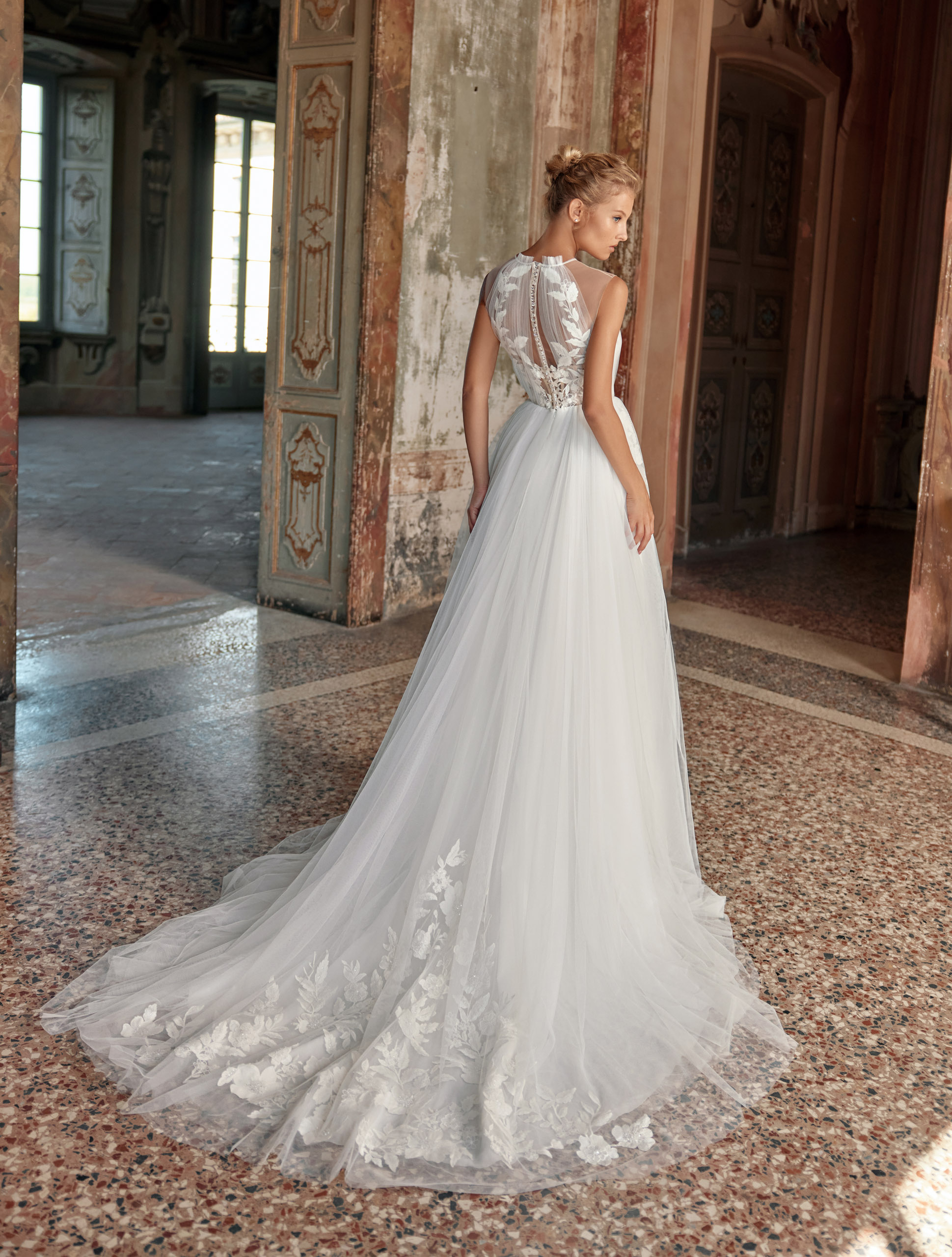 Wedding dress IVJ2024-095