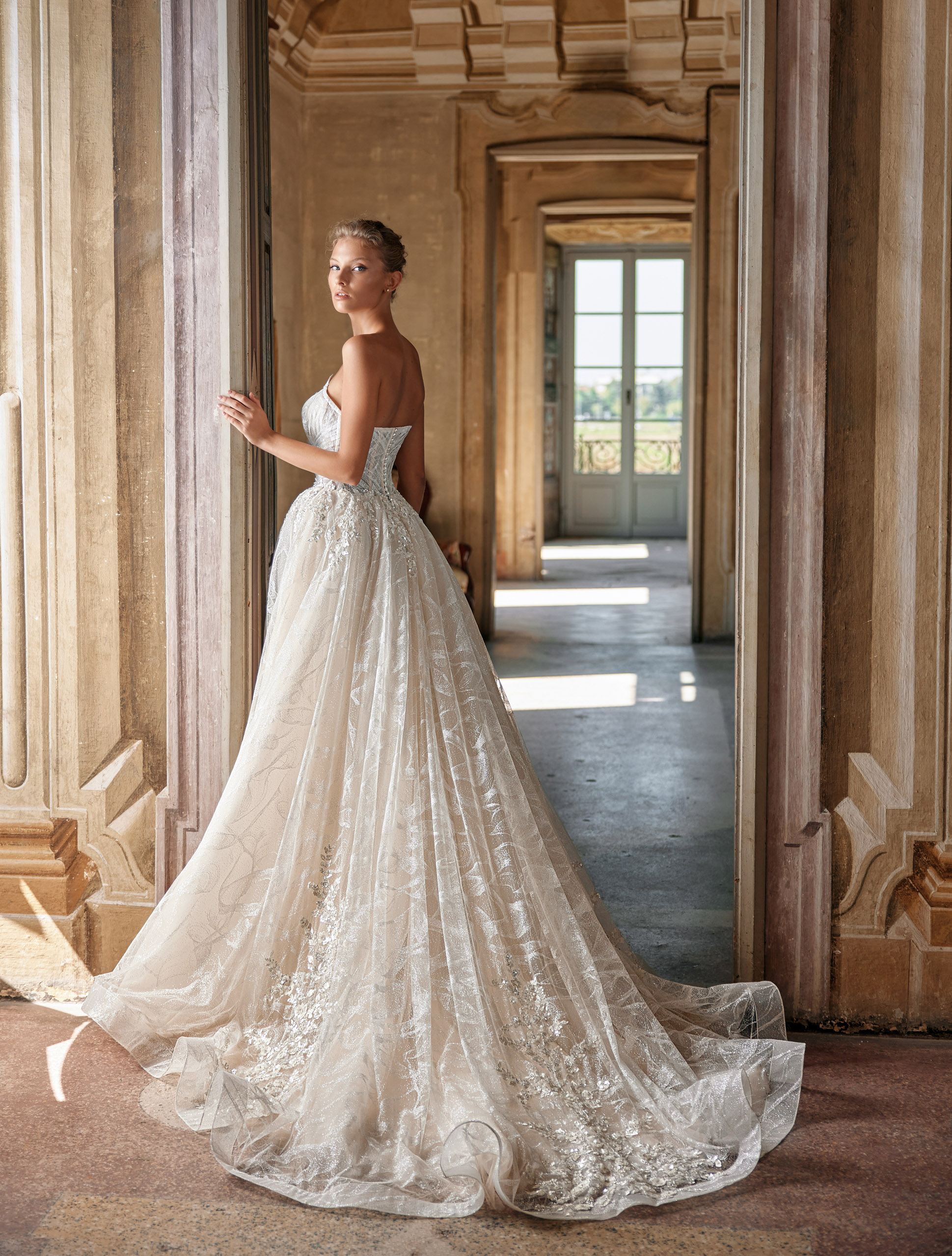 Wedding dress IVJ2024-097