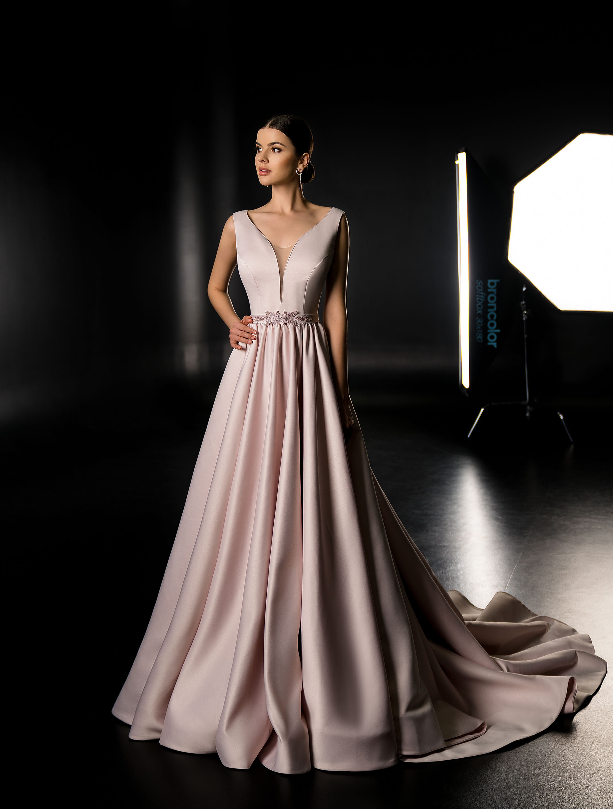 EVENING DRESS AV026