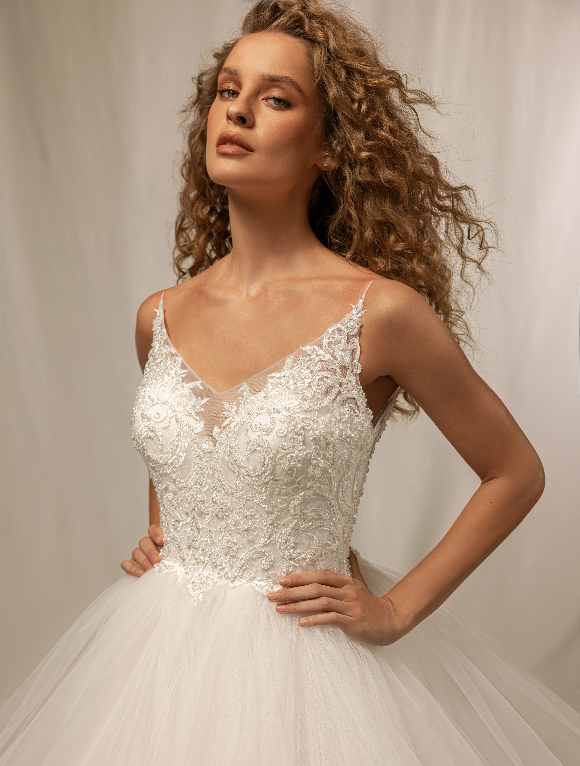 Wedding dress IVJ-1037