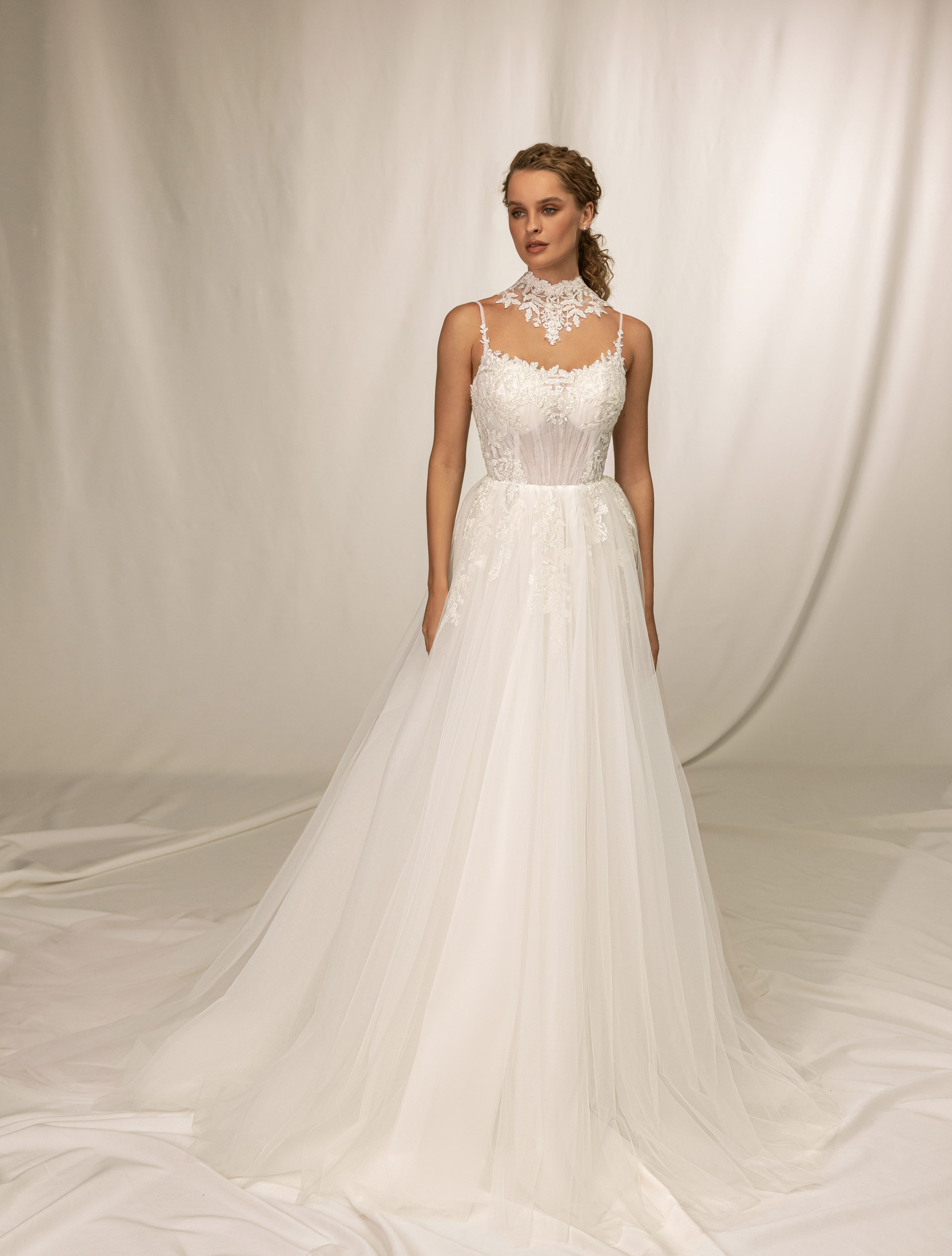 Wedding dress IVJ-1045