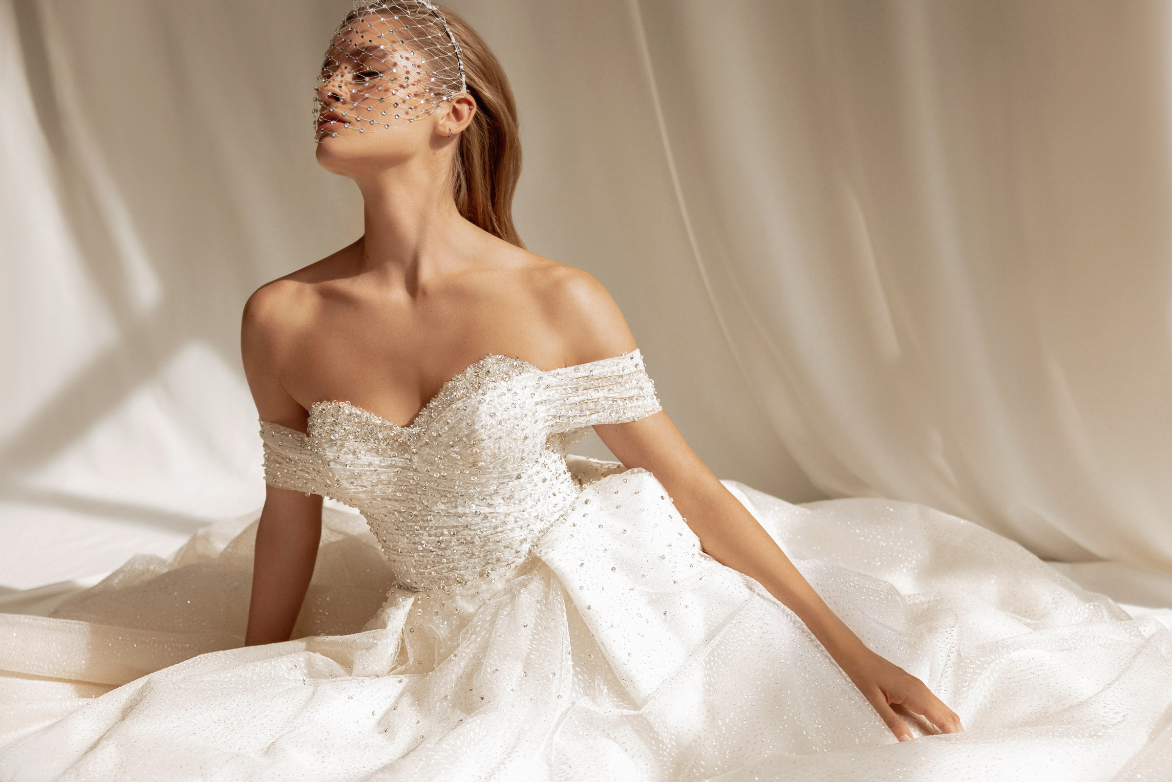 Wedding dress IVJ-1048