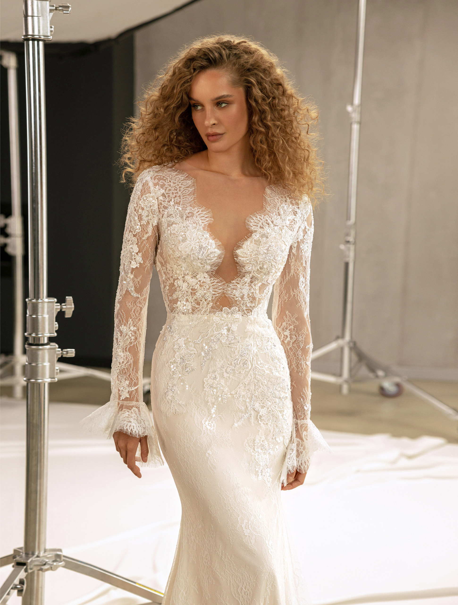 Wedding dress IVJ-1065