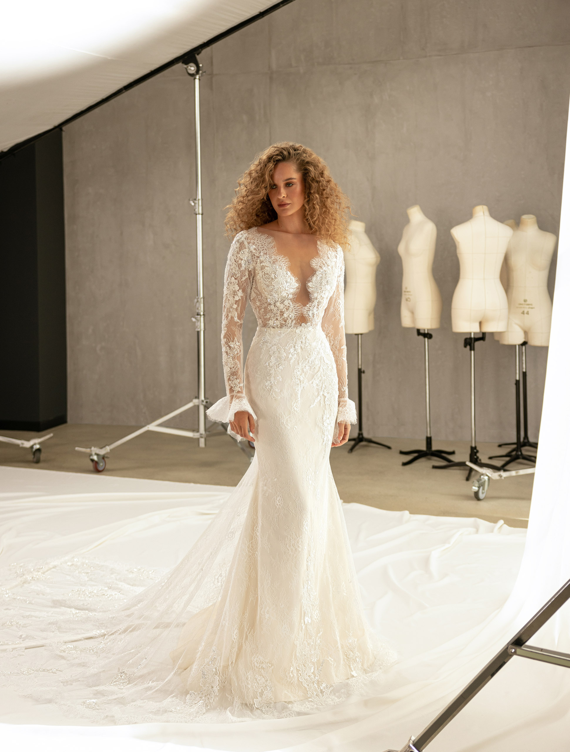 Wedding dress IVJ-1065