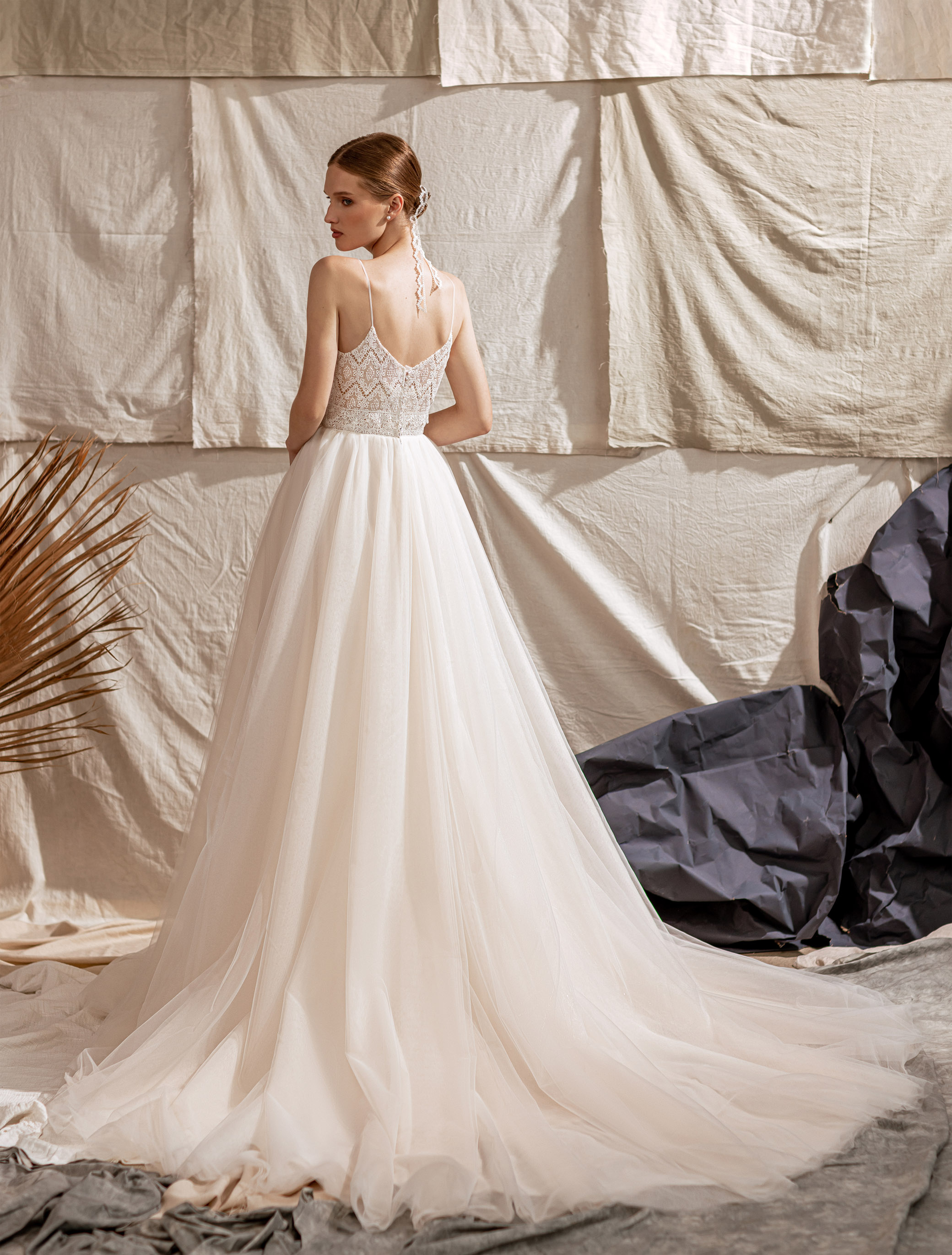 Wedding dress IVL-392