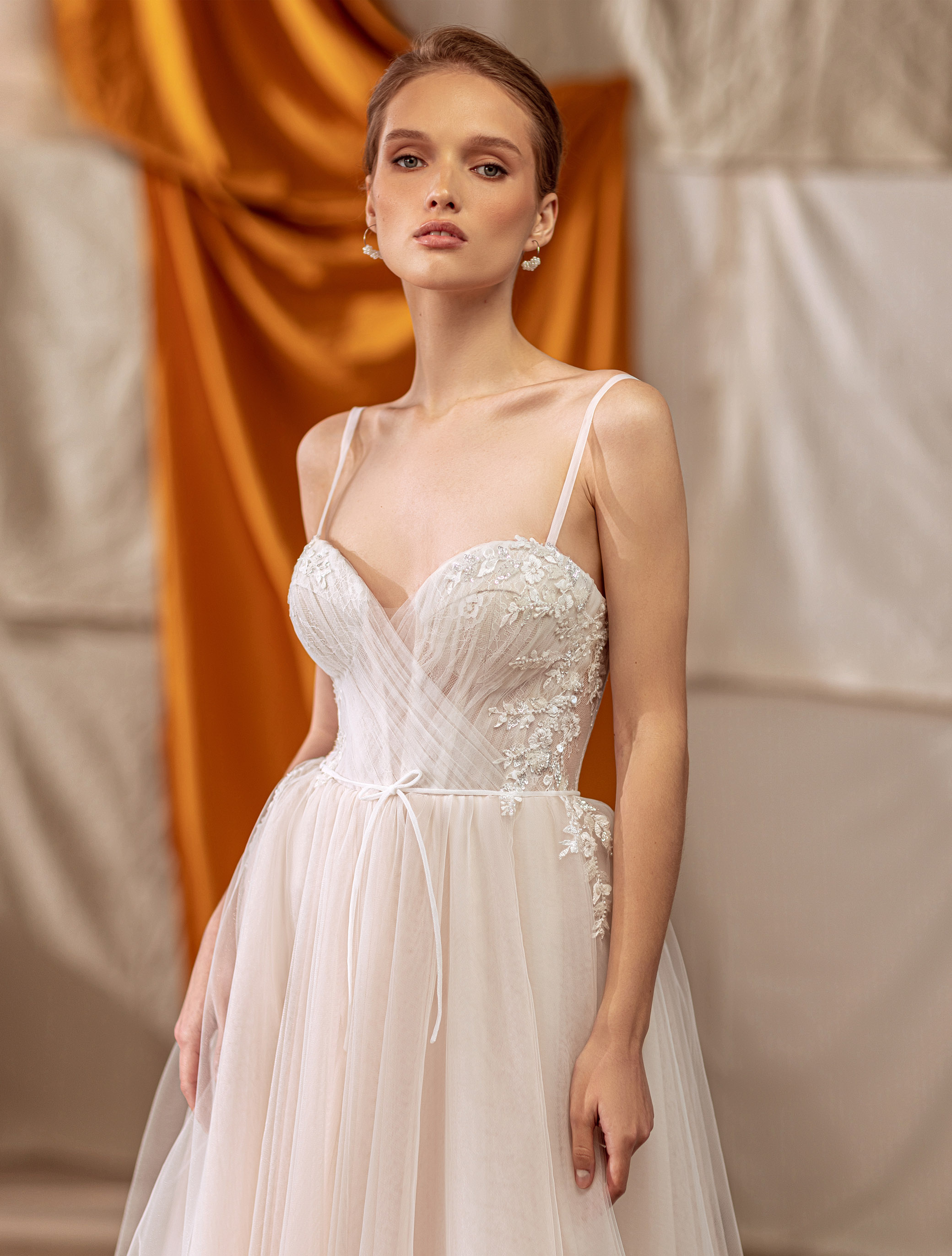 Wedding dress IVL-396